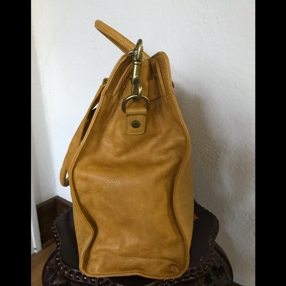 Beautiful Yellow Large Purse NWOT - Picture 3 of 14